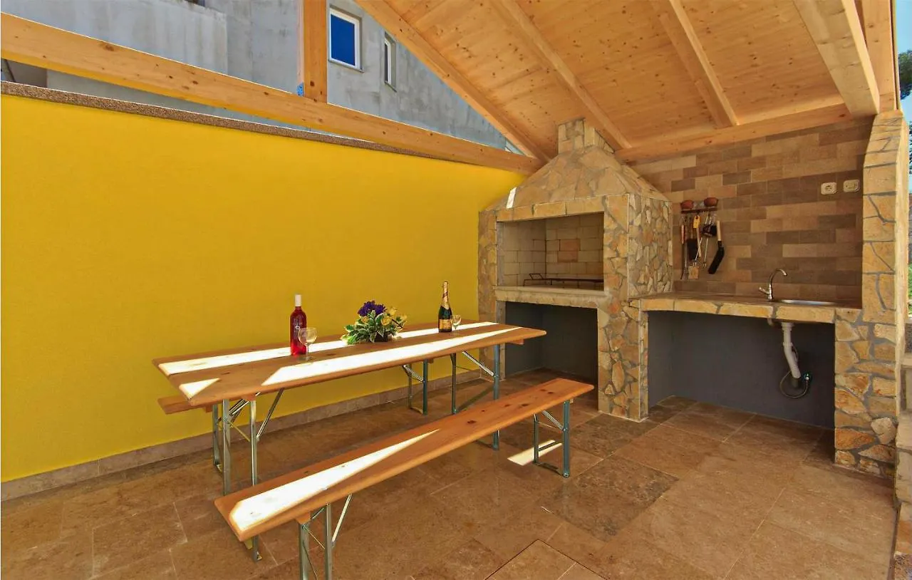 Beautiful Apartment In Pula With Wifi